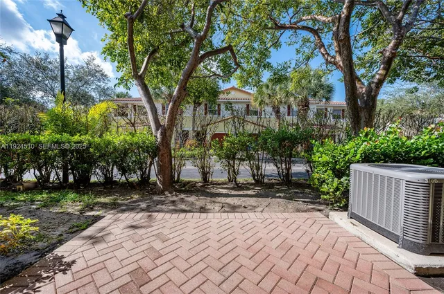 $380,000 | 3105 Northwest 25th Terrace, Unit 3105, Oakland Park, FL 33309