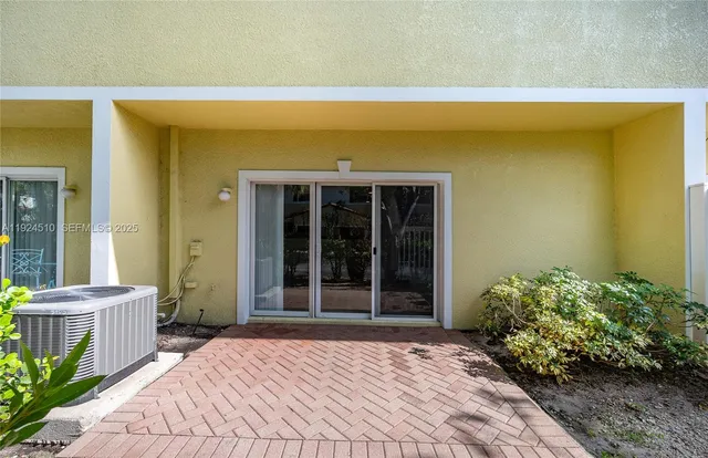 $380,000 | 3105 Northwest 25th Terrace, Unit 3105, Oakland Park, FL 33309