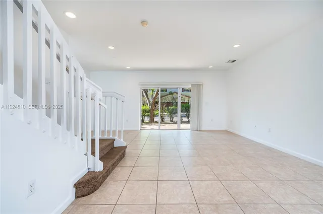 $380,000 | 3105 Northwest 25th Terrace, Unit 3105, Oakland Park, FL 33309