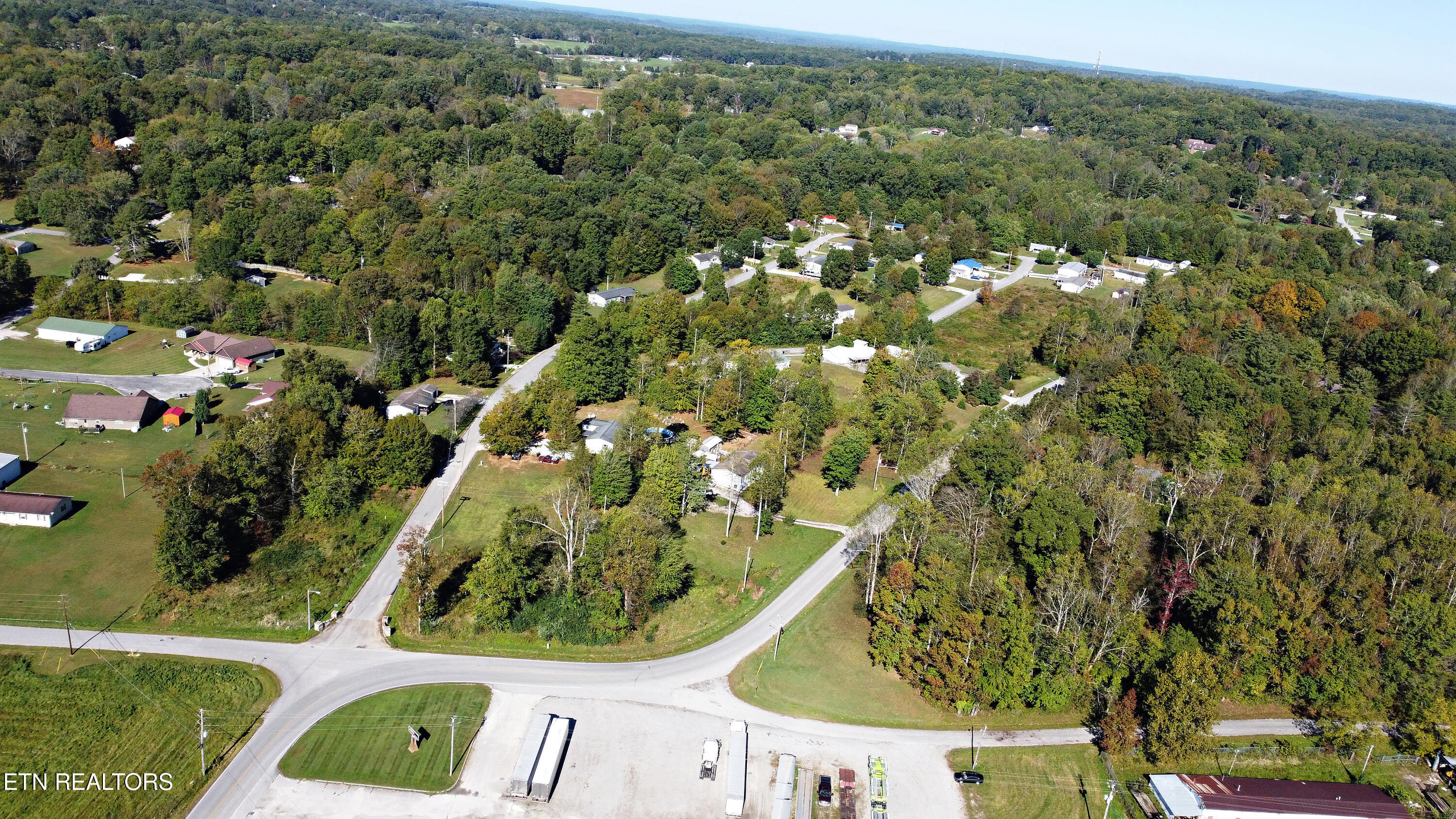 Edgewood Boulevard Oneida, TN 37841 - Photo 5 of 17 DJI_0949