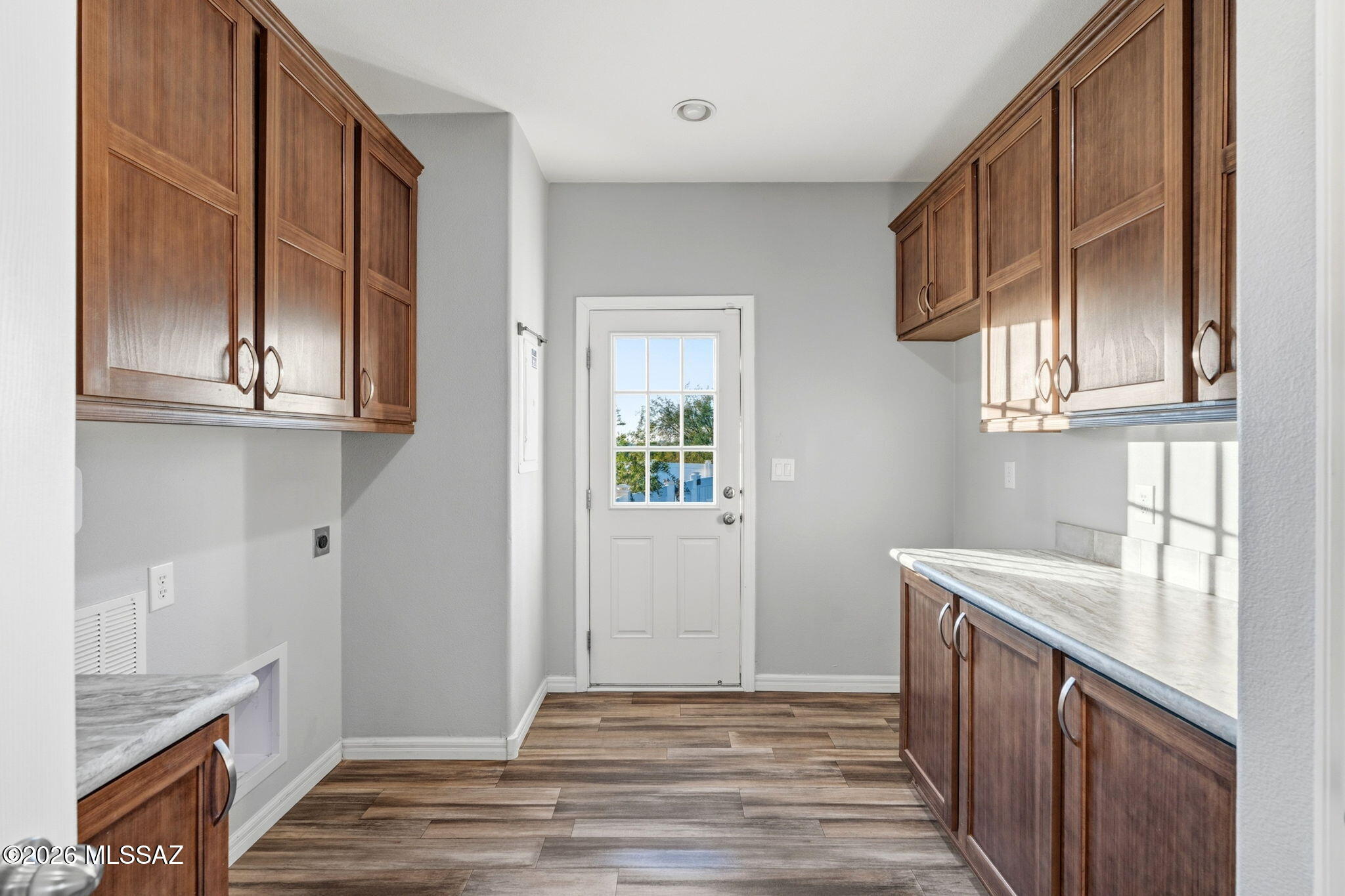 16742 West Moore Road Marana, AZ 85653 - Photo 29 of 47 Laundry Room