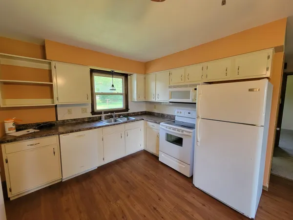 $1,600 | 205 Sharon Street, Unit A, Darien, WI 53114