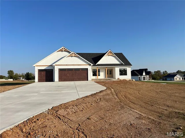 $595,000 | 70 Eagle Watch Drive, Silex, MO 63377