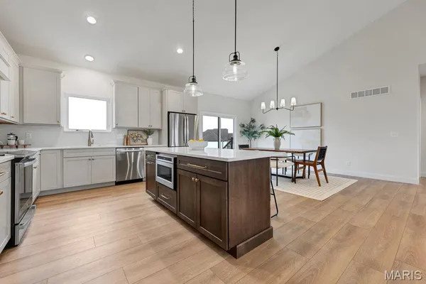 $589,000 | 70 Eagle Watch Drive, Silex, MO 63377