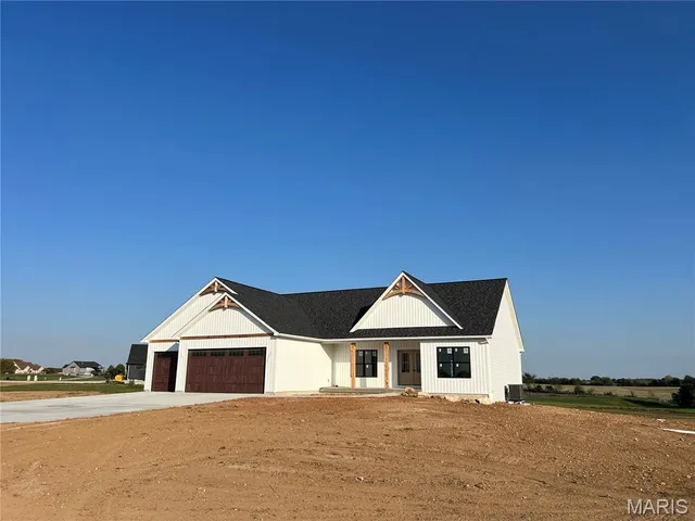 $595,000 | 70 Eagle Watch Drive, Silex, MO 63377