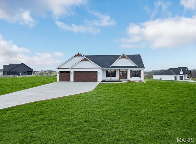 $595,000 | 70 Eagle Watch Drive, Silex, MO 63377