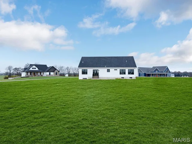 $595,000 | 70 Eagle Watch Drive, Silex, MO 63377