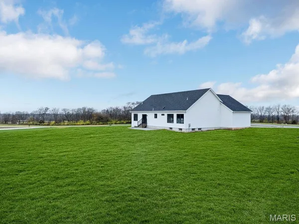 $589,000 | 70 Eagle Watch Drive, Silex, MO 63377