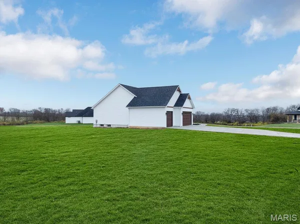 $589,000 | 70 Eagle Watch Drive, Silex, MO 63377