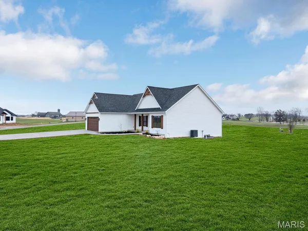 $589,000 | 70 Eagle Watch Drive, Silex, MO 63377