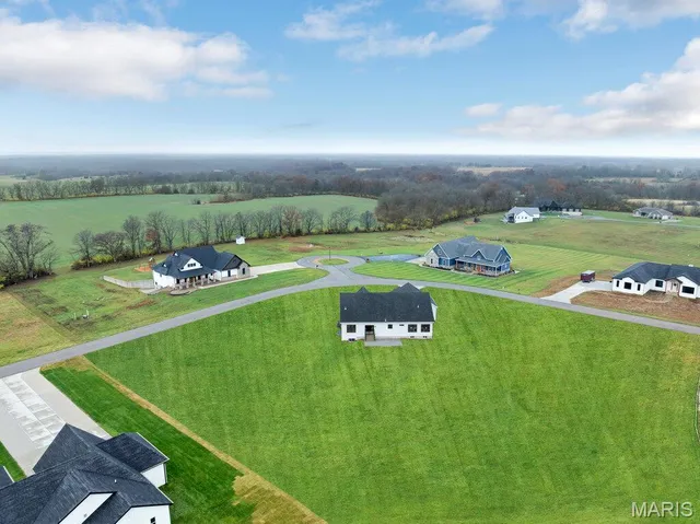 $595,000 | 70 Eagle Watch Drive, Silex, MO 63377