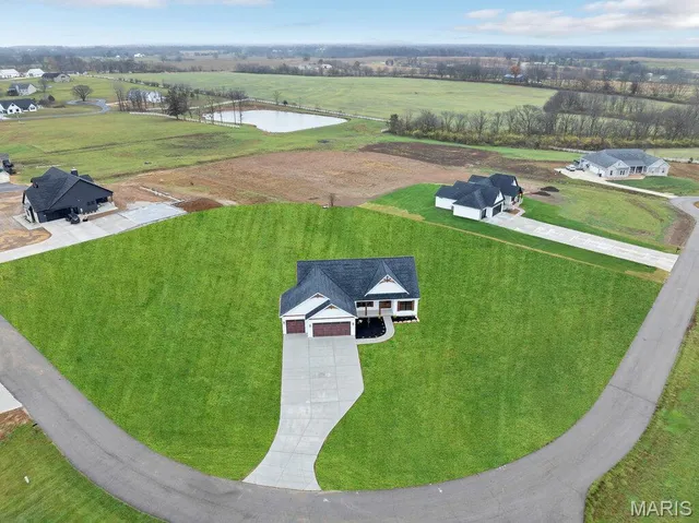 $595,000 | 70 Eagle Watch Drive, Silex, MO 63377