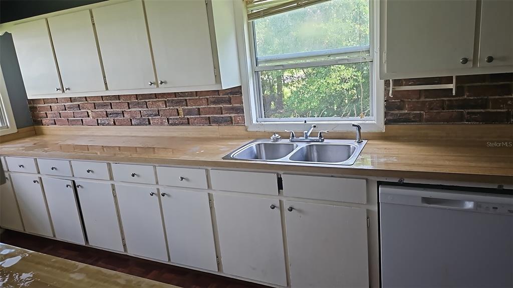 204 Davidson Avenue Inverness, FL 34450 - Photo 2 of 6