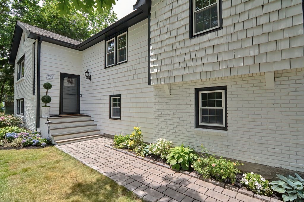 6 Partridge Road Medfield, MA 02052 - Photo 3 of 42 Gallery Image 3