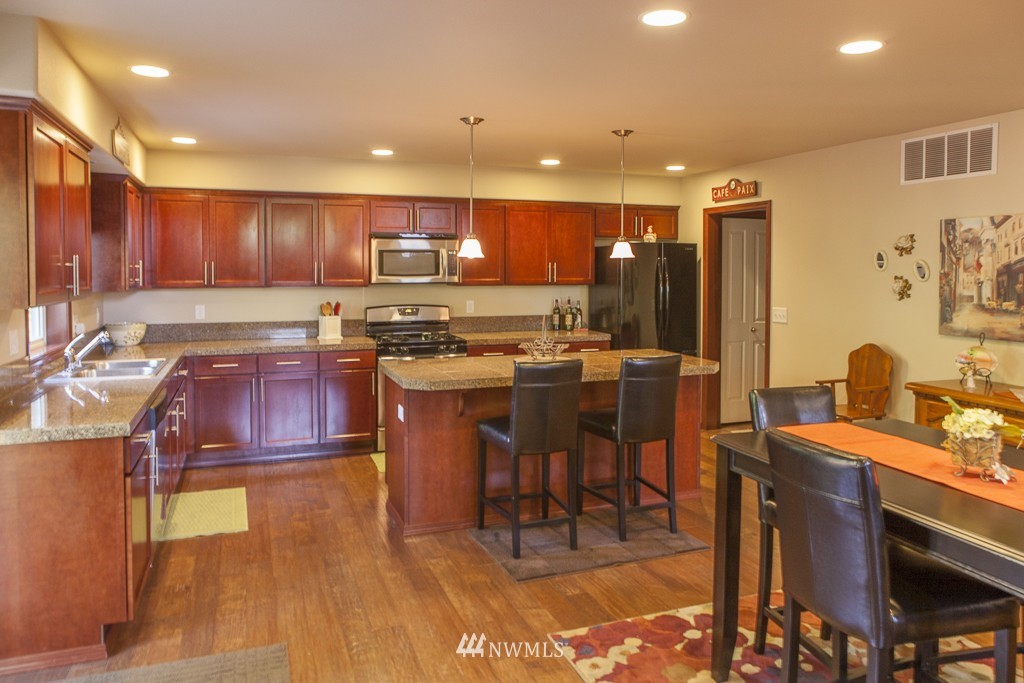 324 Barry Loop Mount Vernon, WA 98274 - Photo 4 of 21 Gallery Image 4