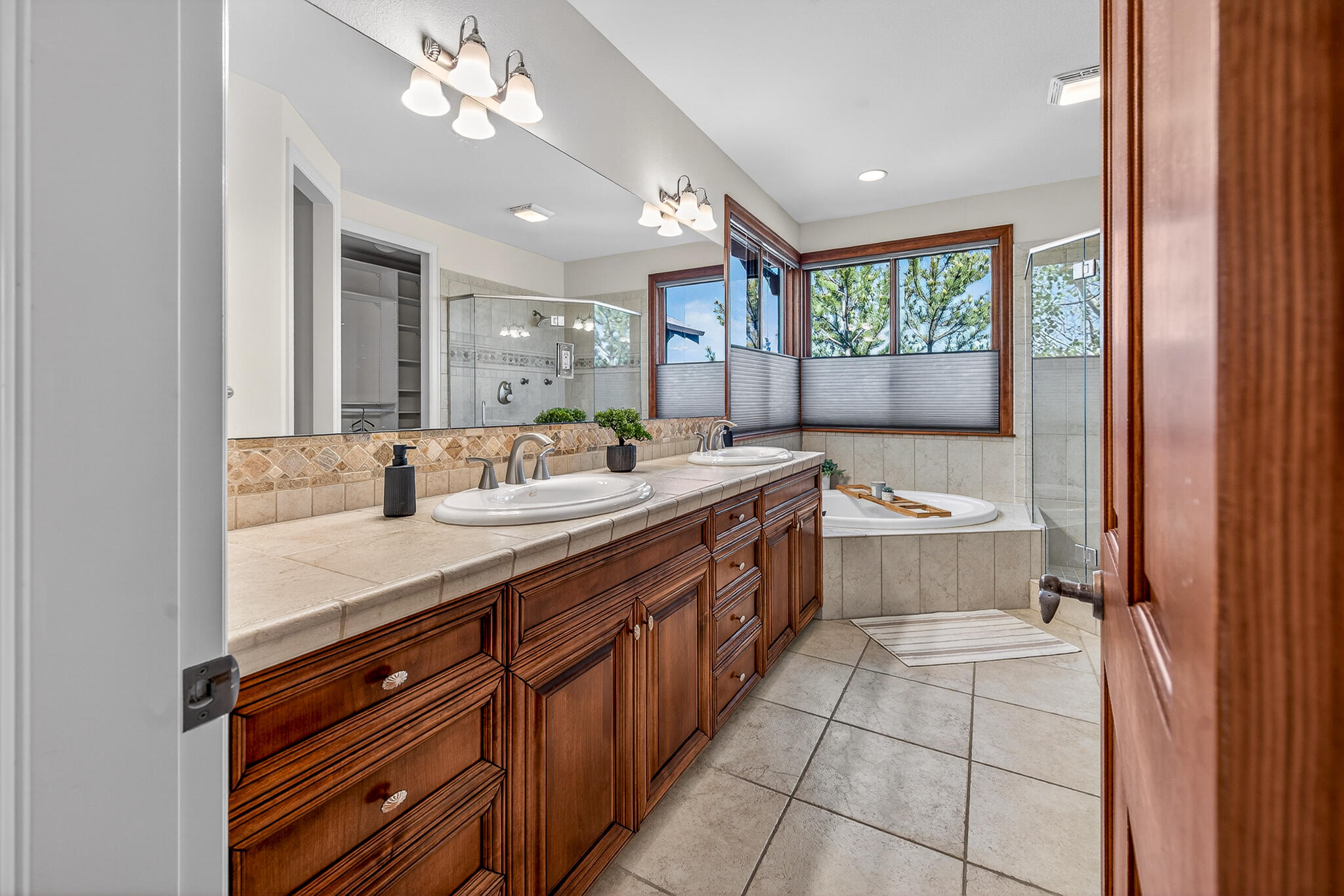 19305 Brookside Way Bend, OR 97702 - Photo 25 of 47 Spacious