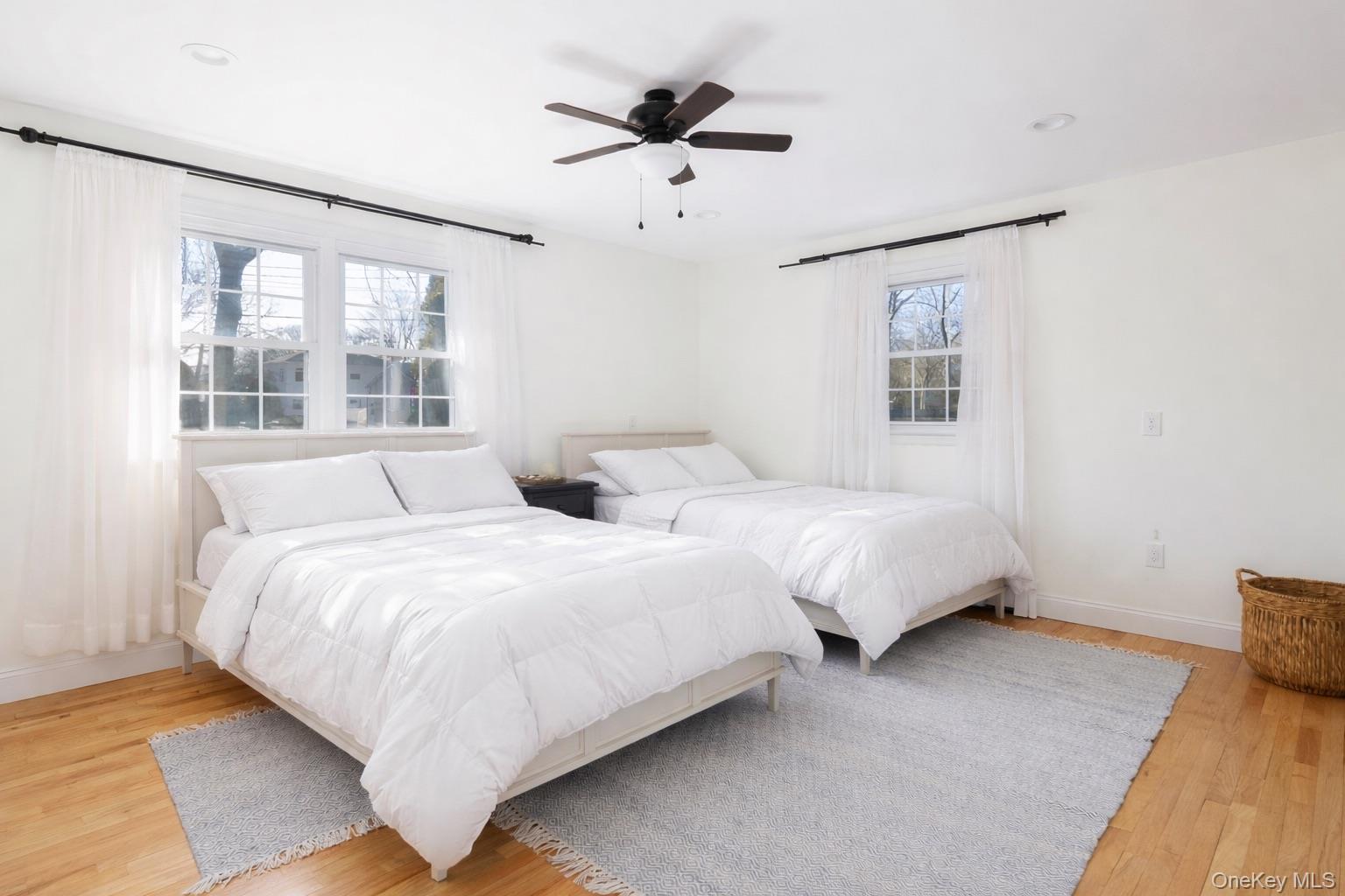 129 Lynncliff Road Hampton Bays, NY 11946 - Photo 13 of 24 Gallery Image 13