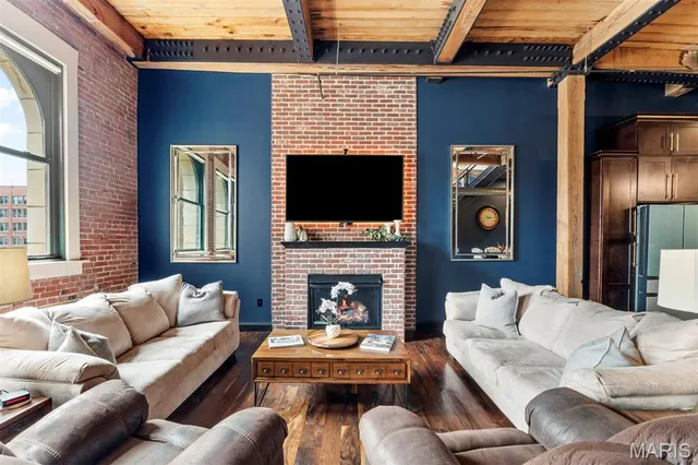 $339,000 | 901 Washington Avenue, Unit 702, St. Louis, MO 63101