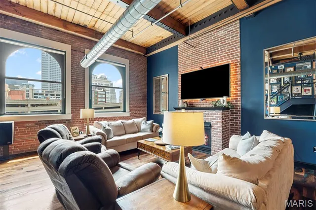 $339,000 | 901 Washington Avenue, Unit 702, St. Louis, MO 63101