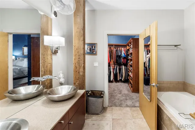 $339,000 | 901 Washington Avenue, Unit 702, St. Louis, MO 63101