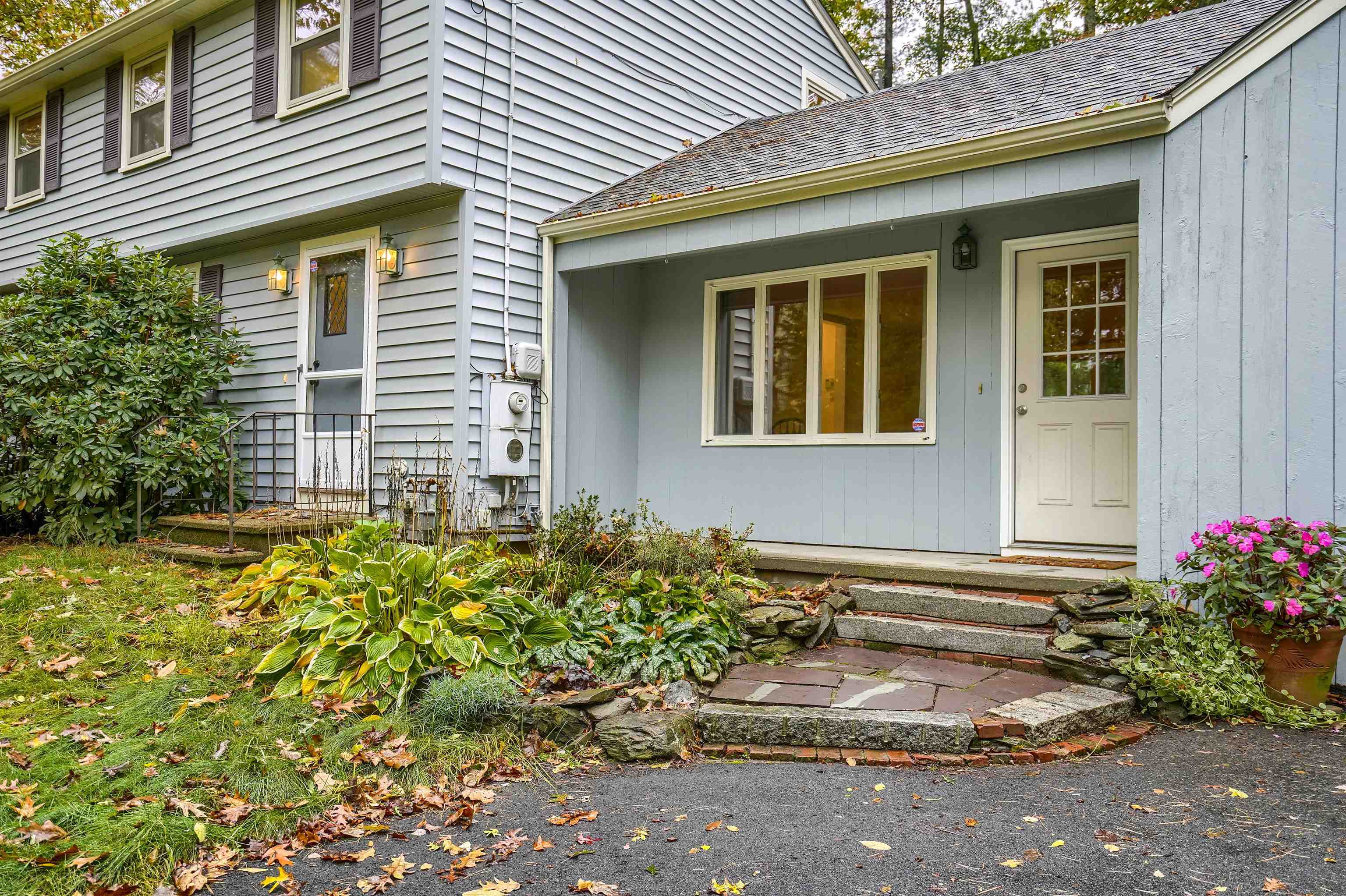 13 Torrey Road Nashua, NH 03063 - Photo 2 of 37 Gallery Image 2