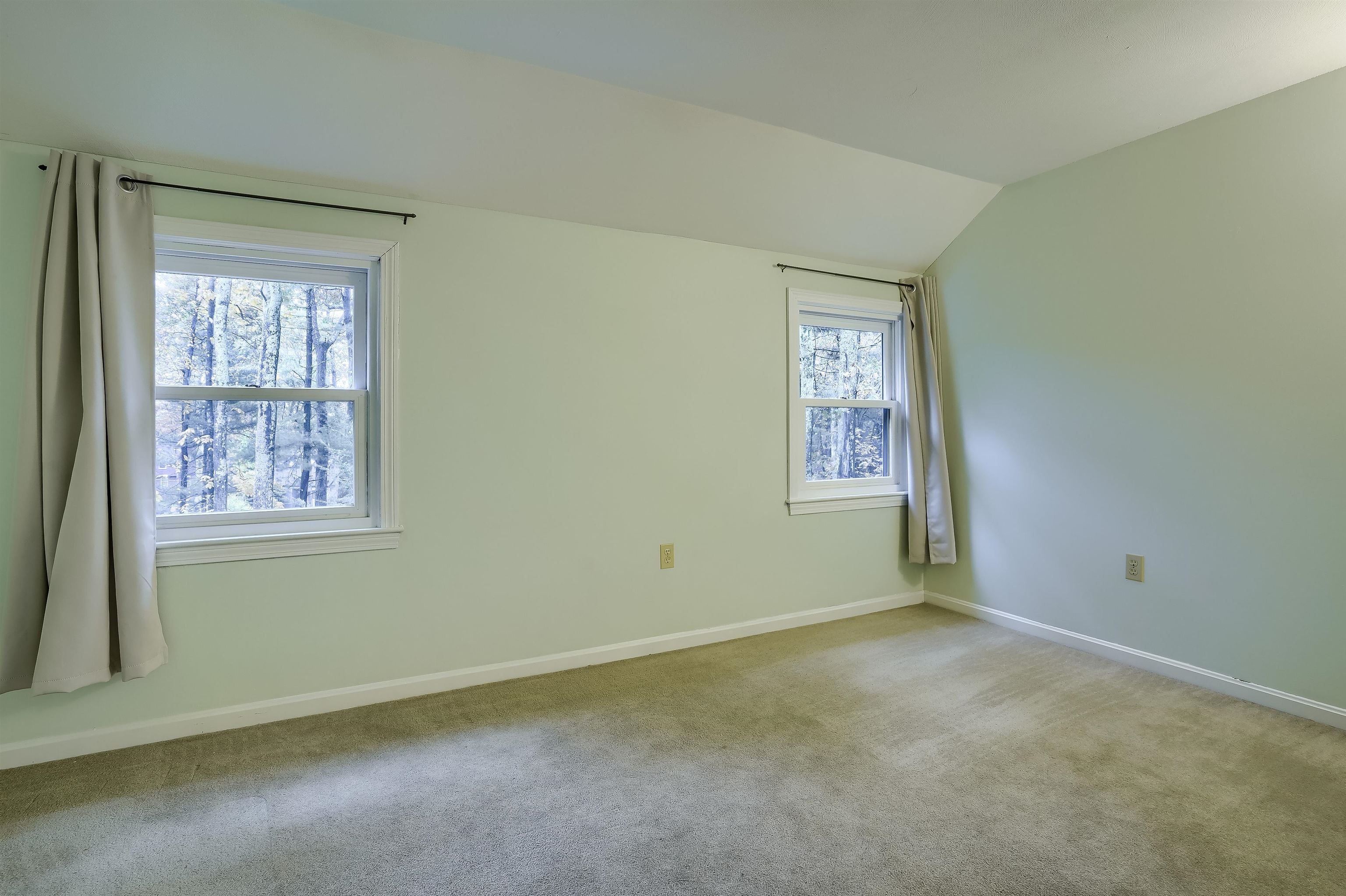 13 Torrey Road Nashua, NH 03063 - Photo 18 of 37 Gallery Image 18