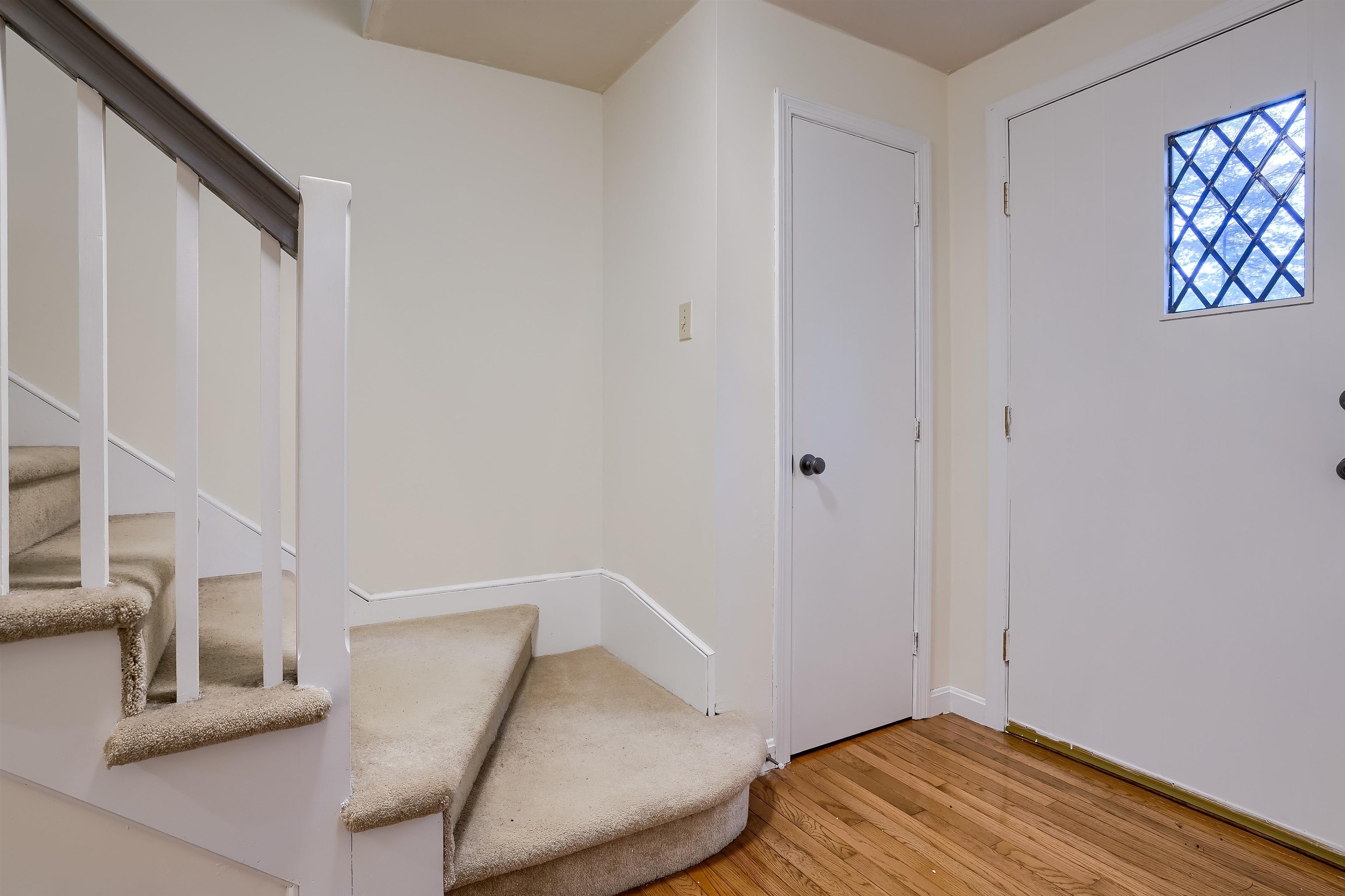 13 Torrey Road Nashua, NH 03063 - Photo 3 of 37 Gallery Image 3