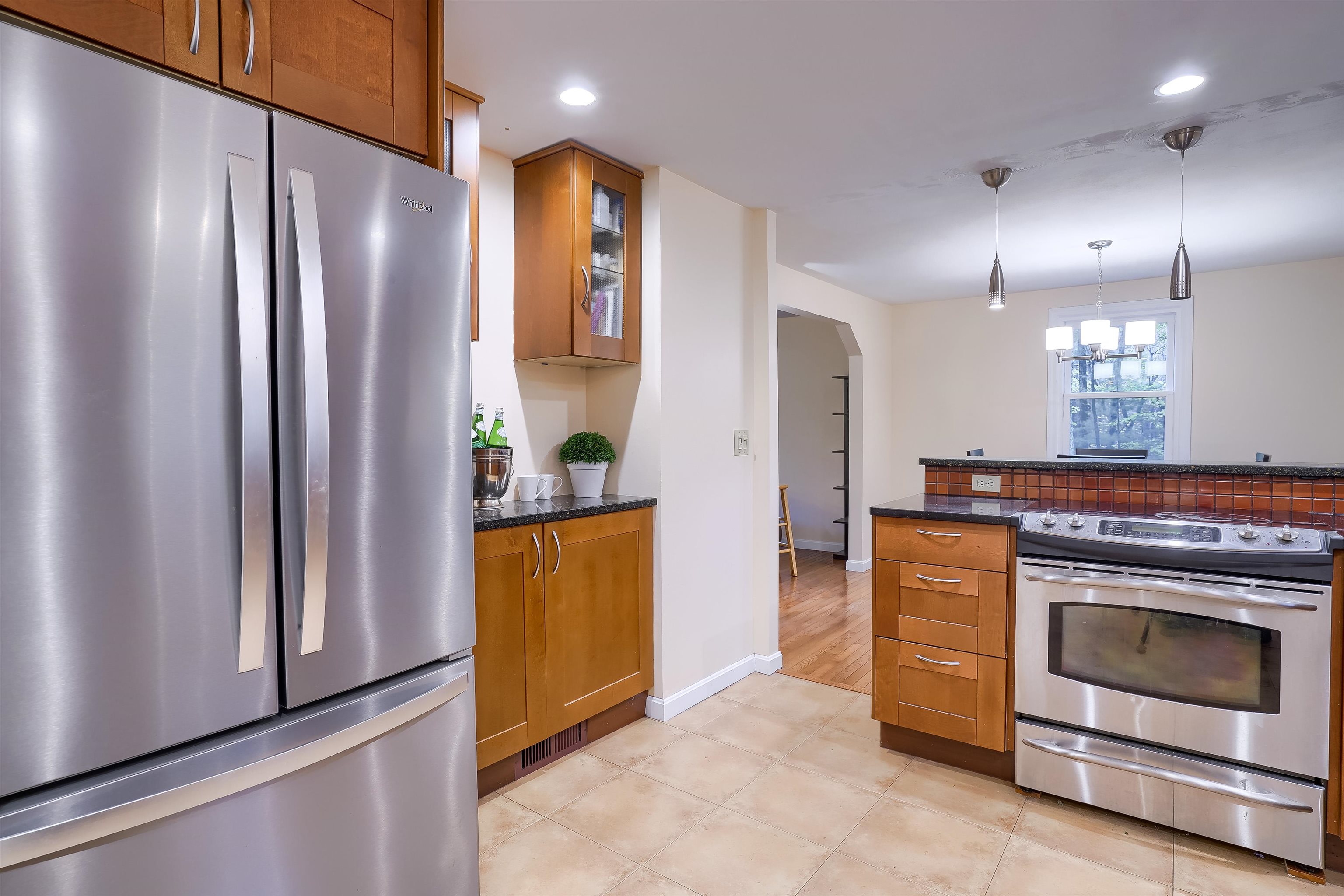 13 Torrey Road Nashua, NH 03063 - Photo 8 of 37 Gallery Image 8