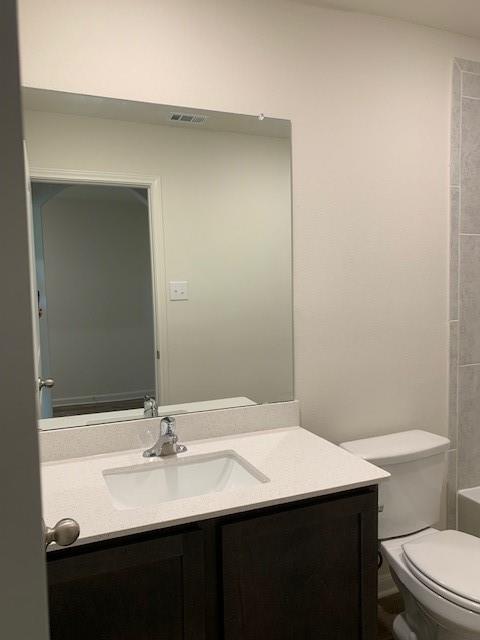 3023 Villegas Way Forney, TX 75126 - Photo 21 of 34 HALL BATH W-WHITE QUARTZ