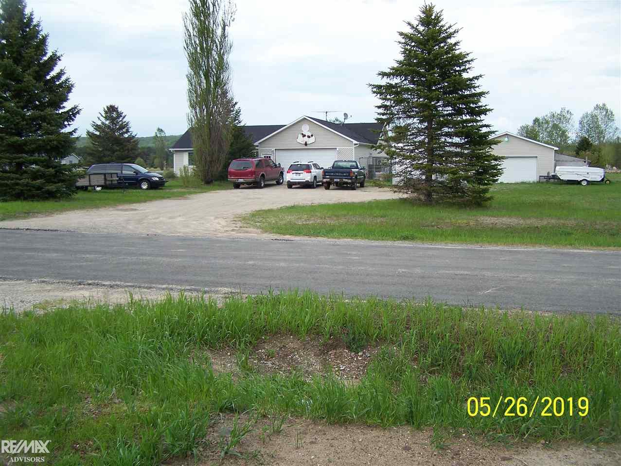 1960 Hetrick Road Boyne Falls, MI 49713 - Photo 2 of 29 31381568-1.JPG