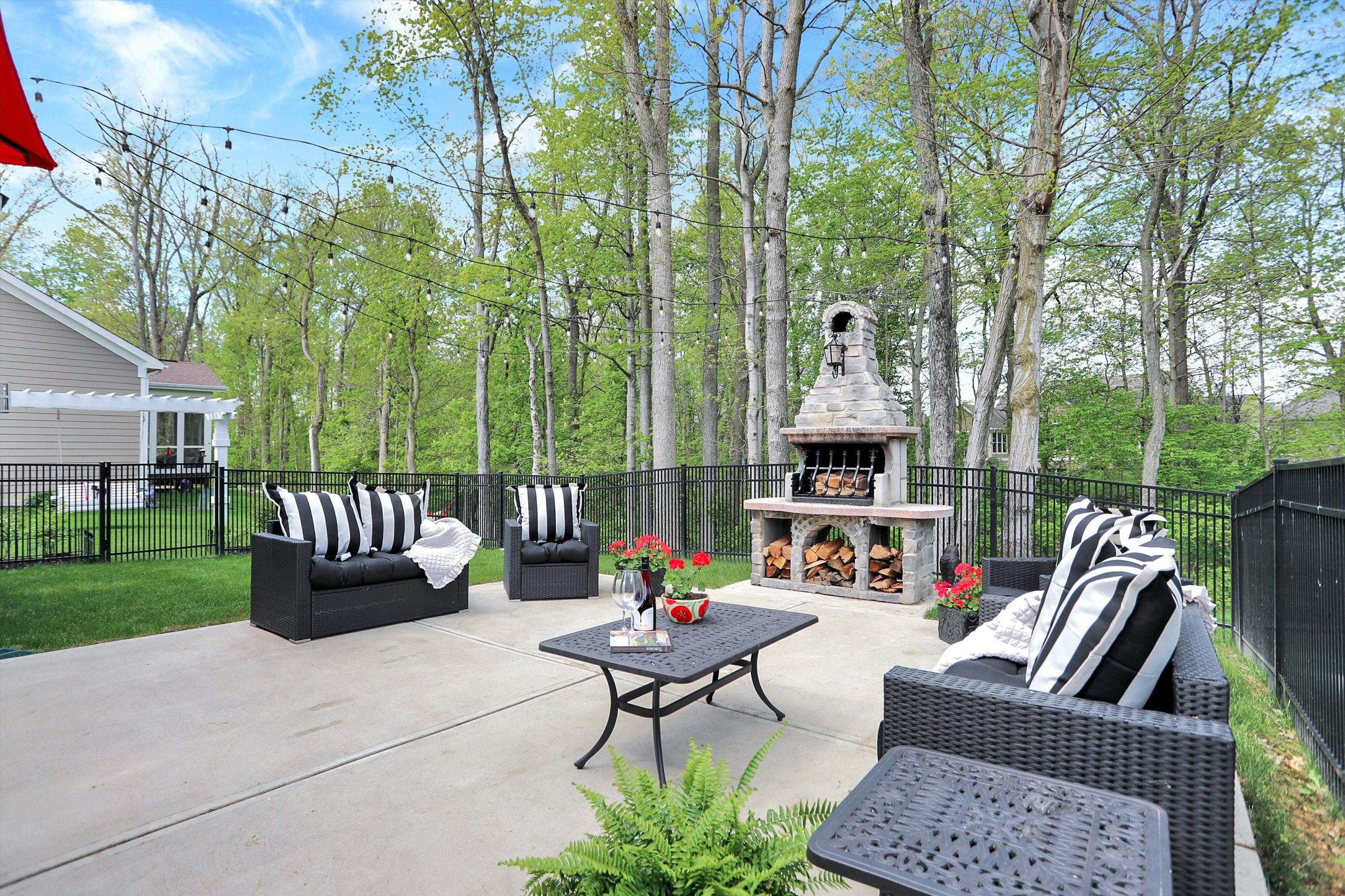 12558 Hidden Spring Cove Fishers, IN 46037 - Photo 8 of 55 Gallery Image 8