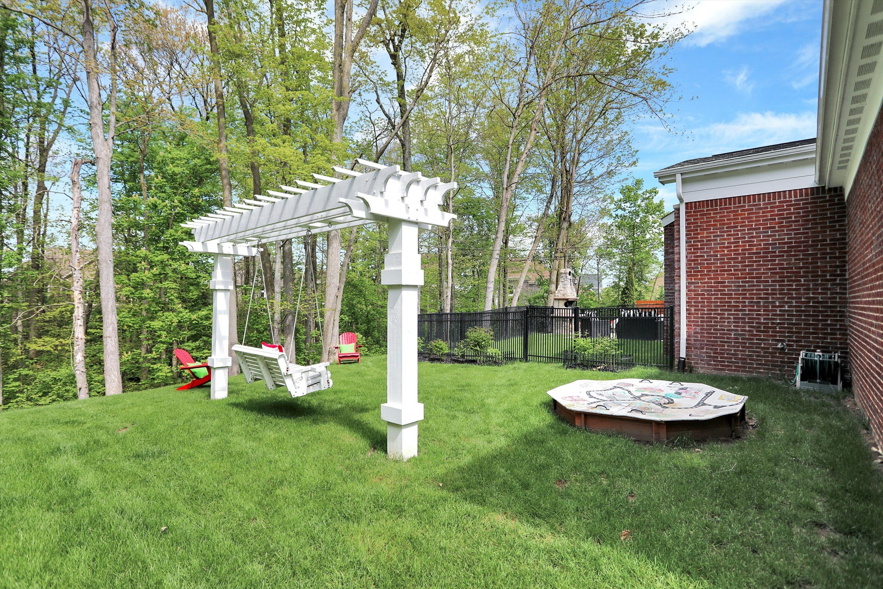 12558 Hidden Spring Cove Fishers, IN 46037 - Photo 9 of 55 Gallery Image 9