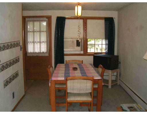 17 Worcester Road Peabody, MA 01960 - Photo 3 of 4 Gallery Image 3