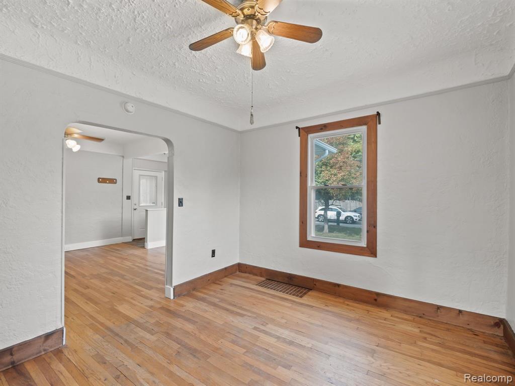 6401 Andersonville Road Waterford, MI 48329 - Photo 13 of 28