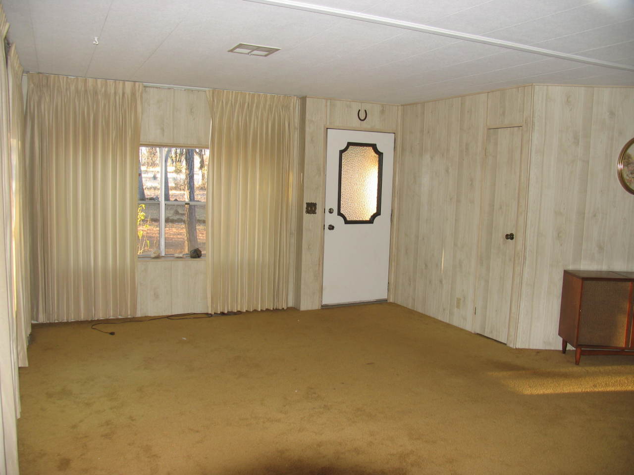 552850 Day Road McArthur, CA 96056 - Photo 6 of 20 Living room