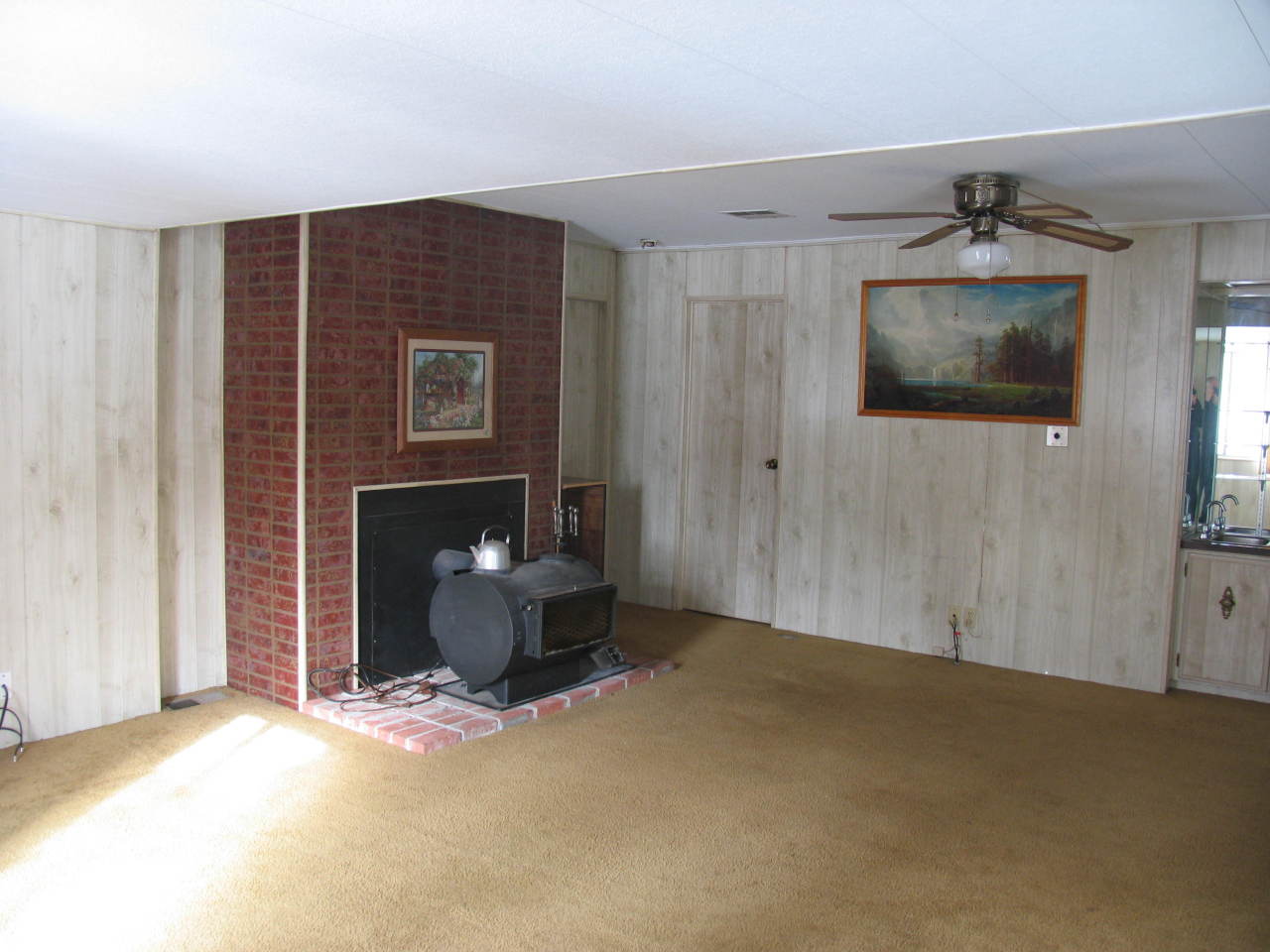 552850 Day Road McArthur, CA 96056 - Photo 10 of 20 Family Room