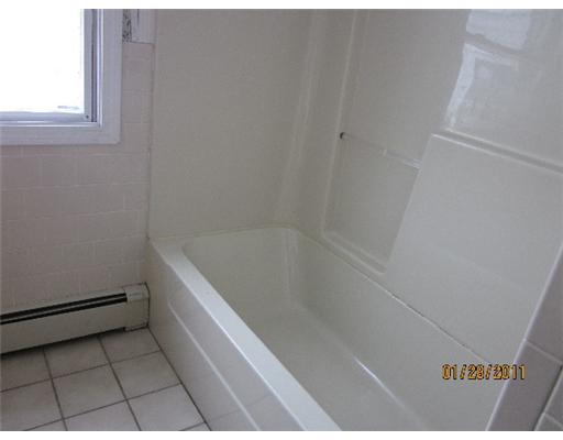 10 Meeting House Road Lincoln, RI 02865 - Photo 6 of 12 Bathroom.