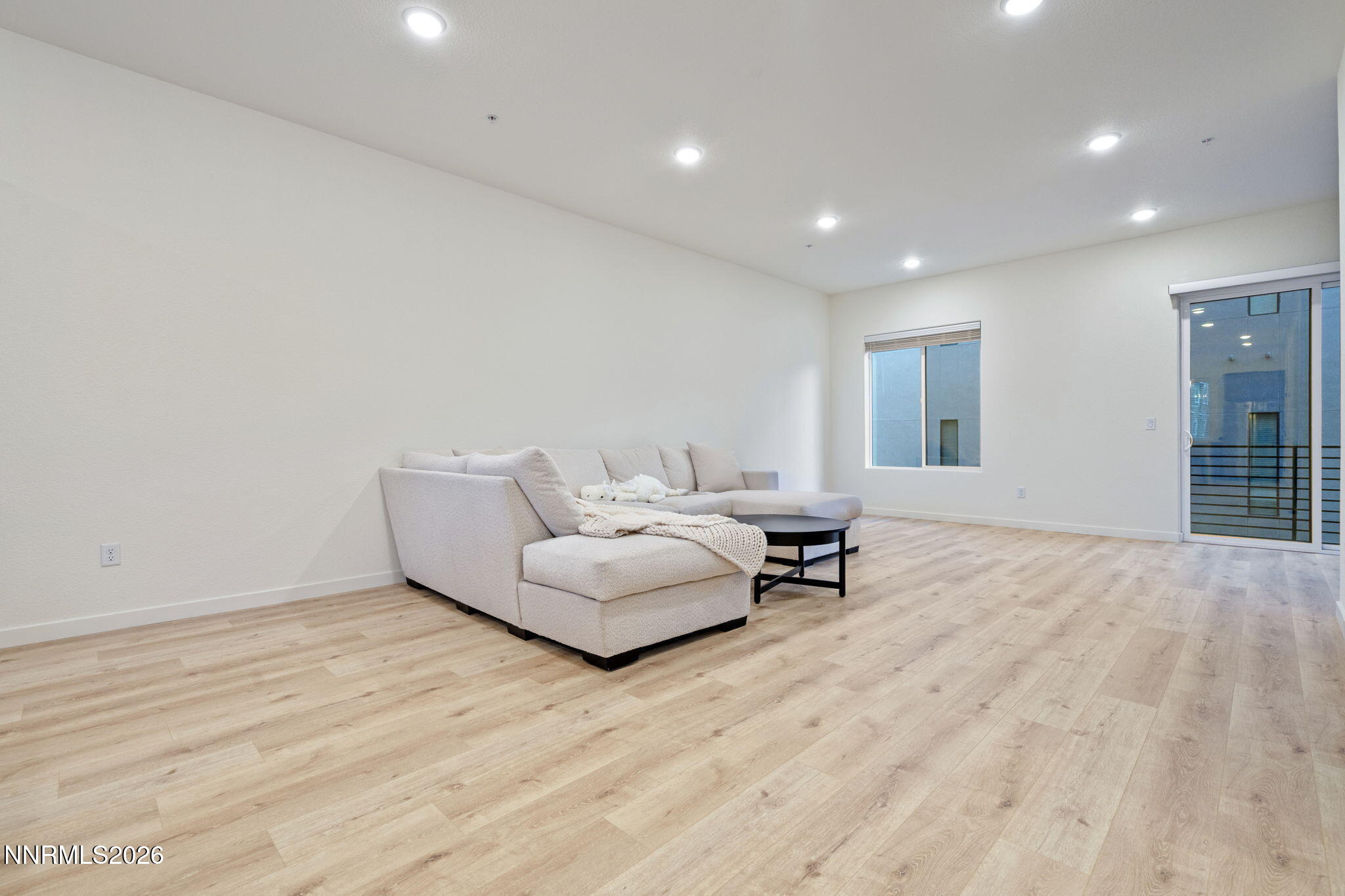 176 Rissone Lane Reno, NV 89503 - Photo 4 of 24 Living Room