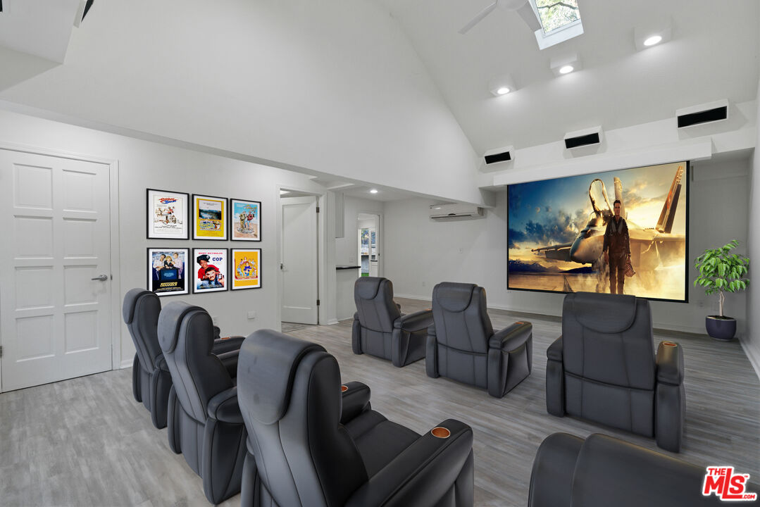 2202 Stunt Road Calabasas, CA 91302 - Photo 13 of 25 Gallery Image 13