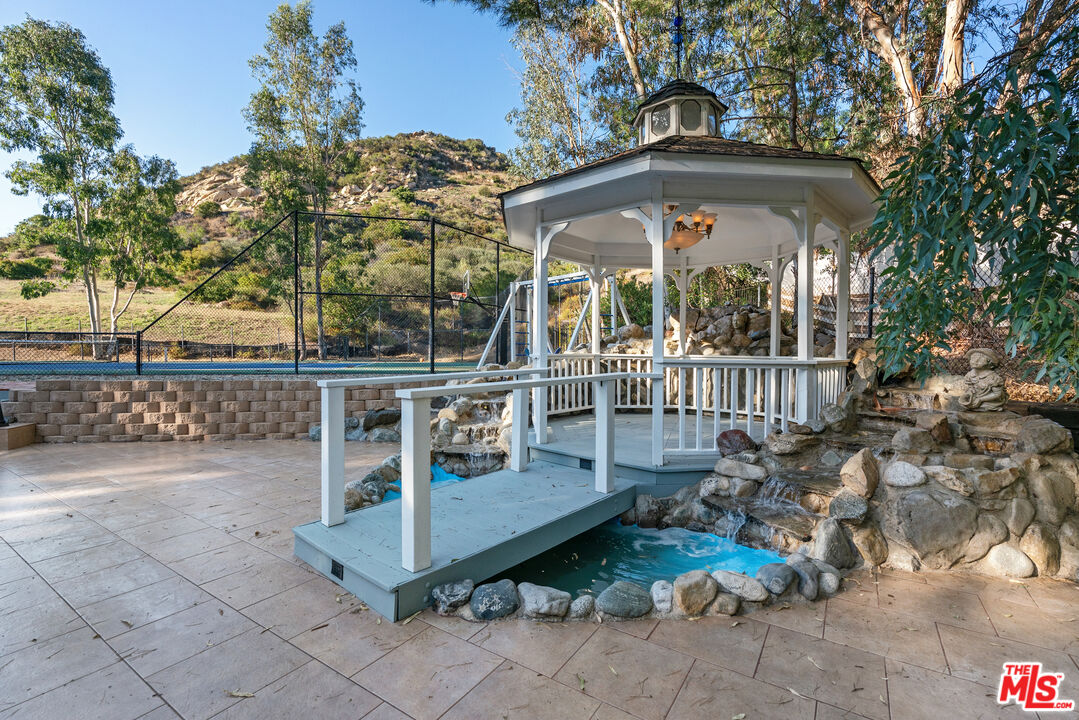 2202 Stunt Road Calabasas, CA 91302 - Photo 15 of 25 Gallery Image 15