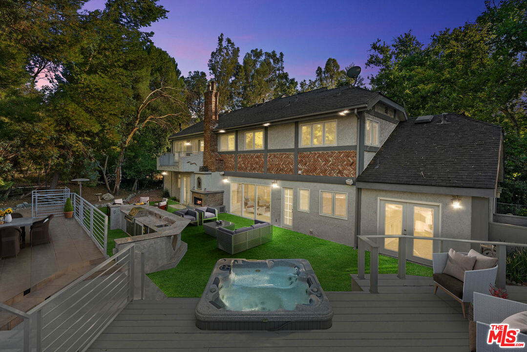 2202 Stunt Road Calabasas, CA 91302 - Photo 2 of 25 Gallery Image 2