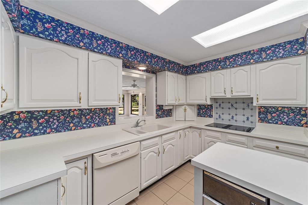 3590 Southwest 24th Avenue Road Ocala, FL 34471 - Photo 19 of 76 Center Island for Entertaining and food prep