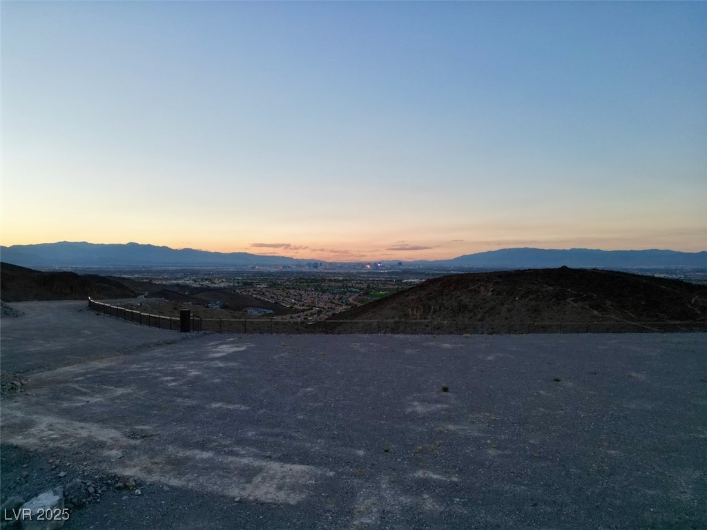 2 Highcrest Court Henderson, NV 89012 - Photo 5 of 8