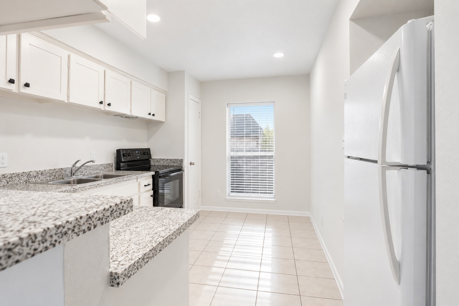 1901 South Voss Road, Unit 33 Houston, TX 77057 - Photo 9 of 19 Gallery Image 9