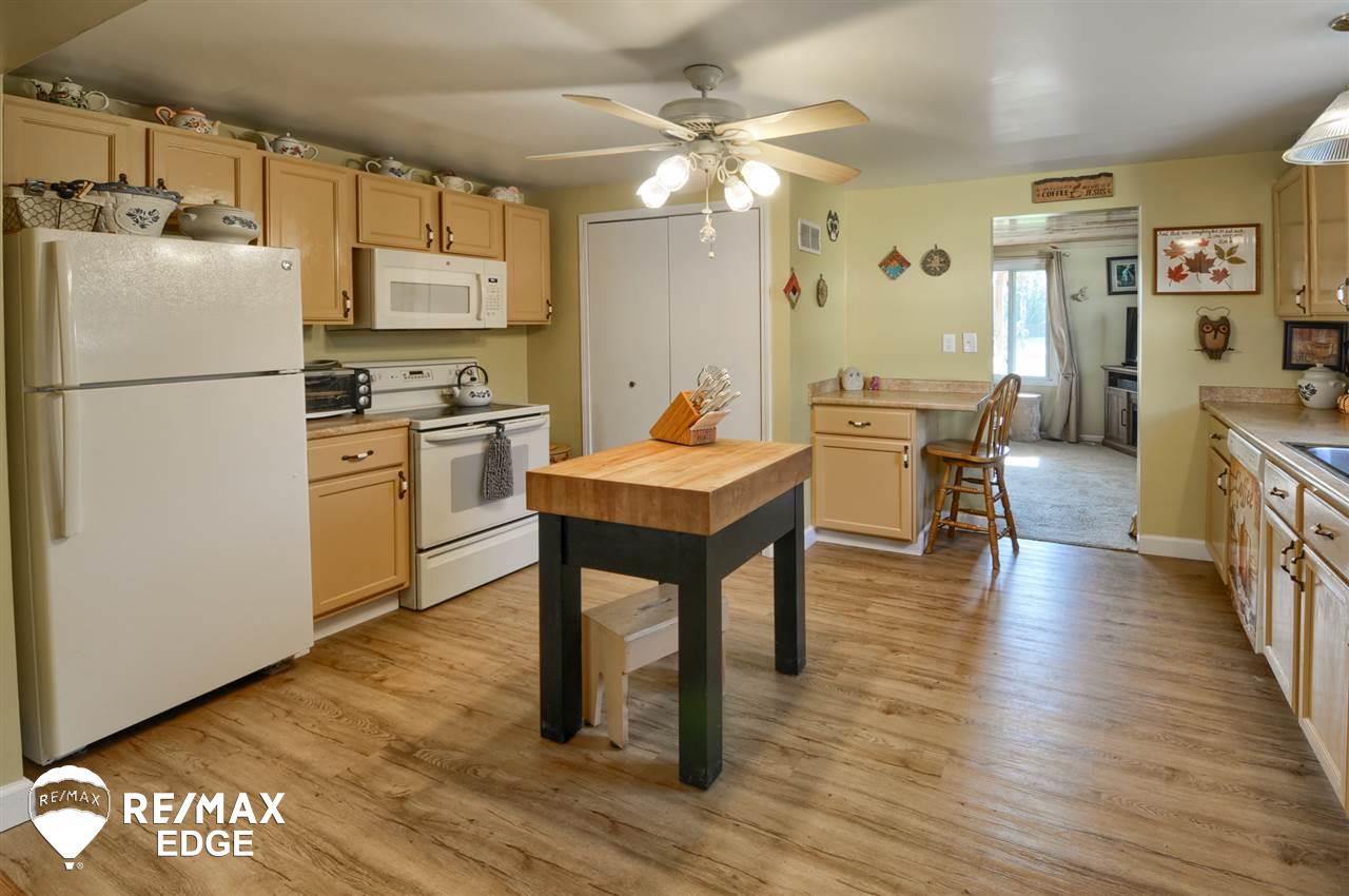 1427 South Vassar Road Davison, MI 48423 - Photo 10 of 40 50011419-9.JPG