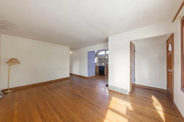 $419,000 | 568 West Avenue, Elmhurst, IL 60126