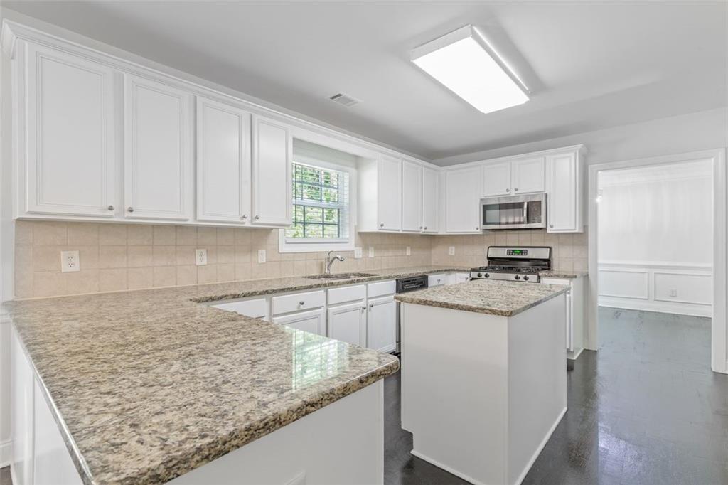 4353 Pond Edge Road Southwest Snellville, GA 30039 - Photo 15 of 30