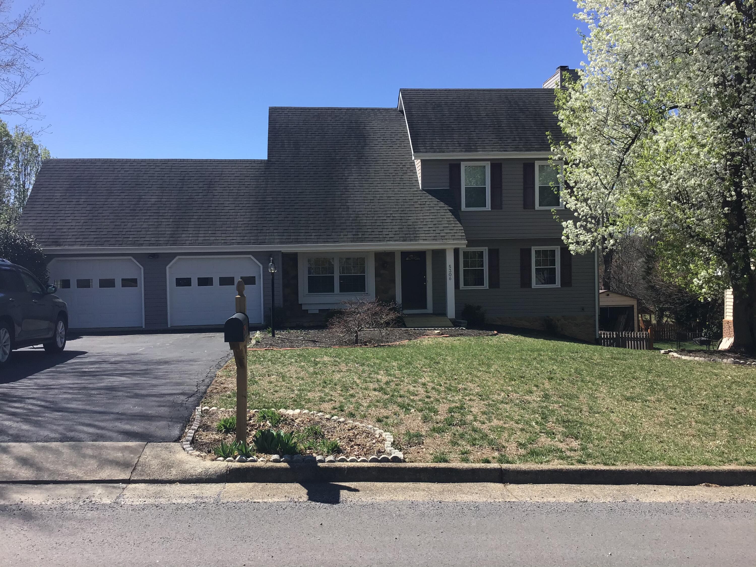 5306 Huntridge Road Roanoke, VA 24012 - Photo 1 of 18 A2E86147-4B6C-42FB-ADC6-61A01C6AB498