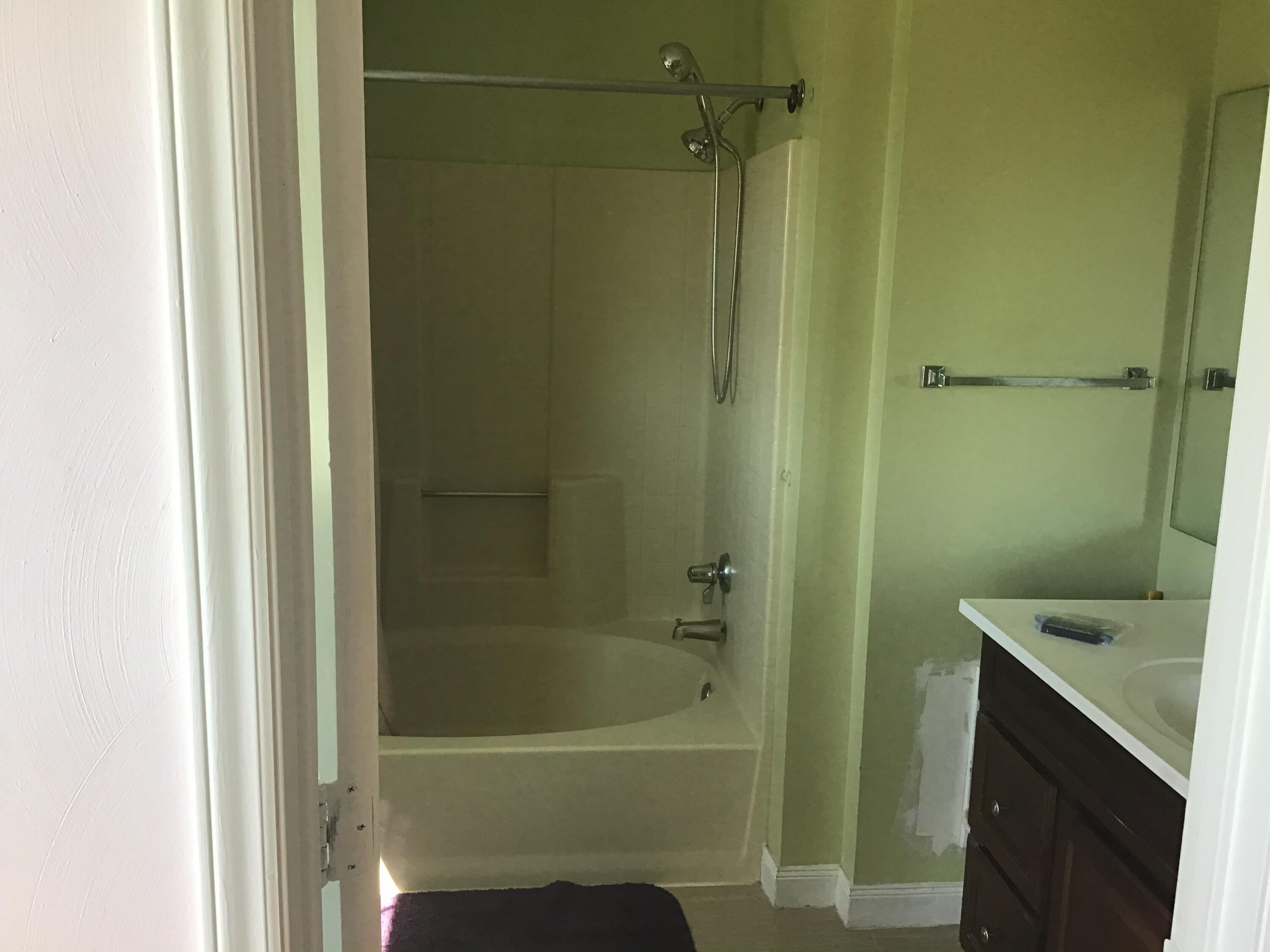 5306 Huntridge Road Roanoke, VA 24012 - Photo 13 of 18 1106E817-CF8D-4D6D-8396-F4429BD764EE