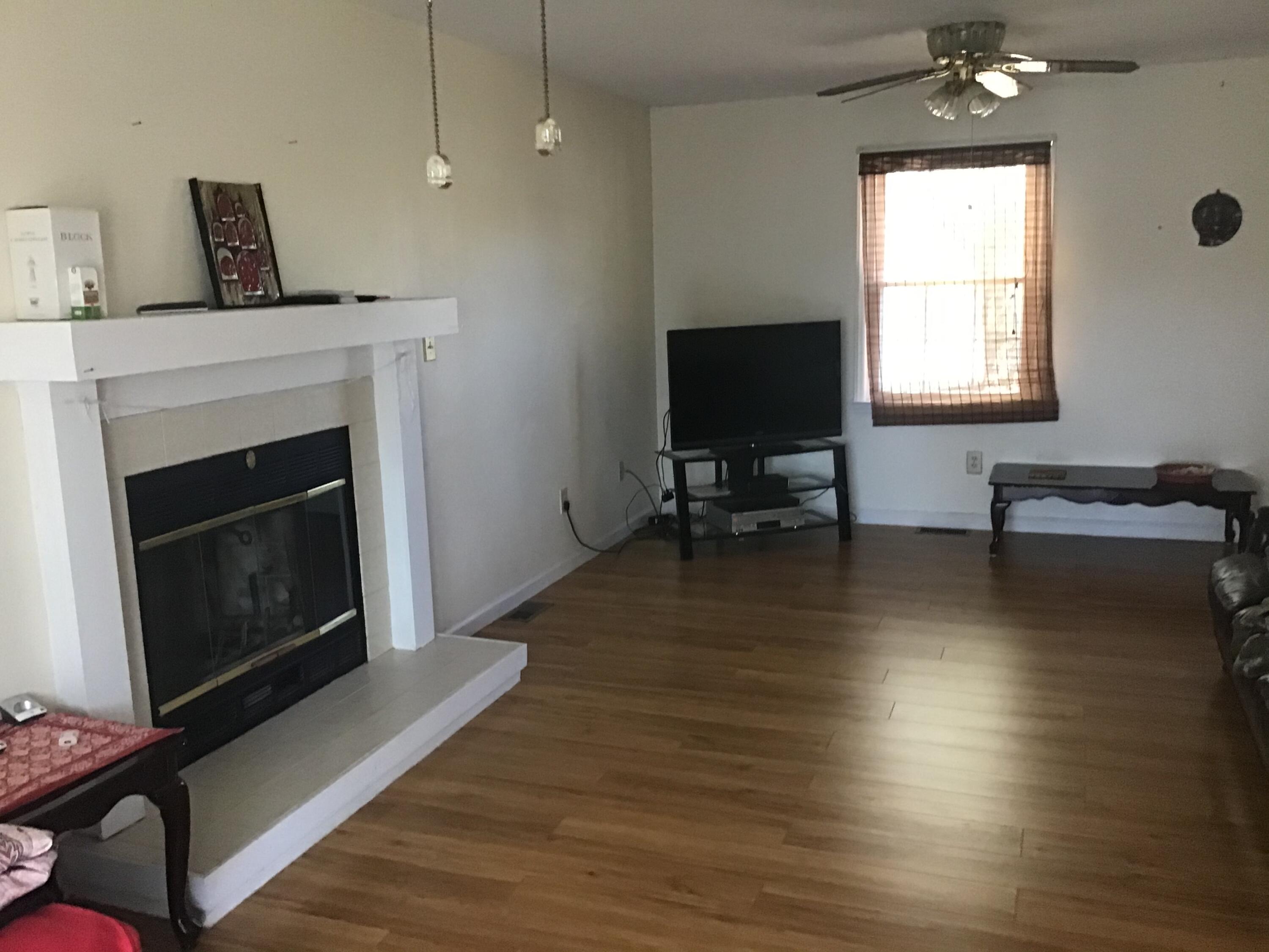 5306 Huntridge Road Roanoke, VA 24012 - Photo 5 of 18 42A13084-4688-4435-8399-CD0CDE844193
